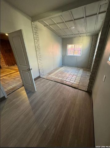 627 BEXAR DR, San Antonio, TX 78228