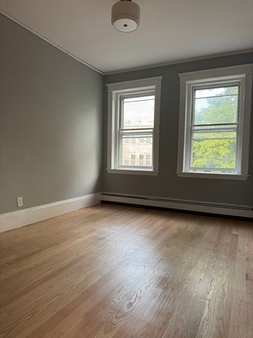 12 Kilsyth Road 3, Brookline, MA 02445