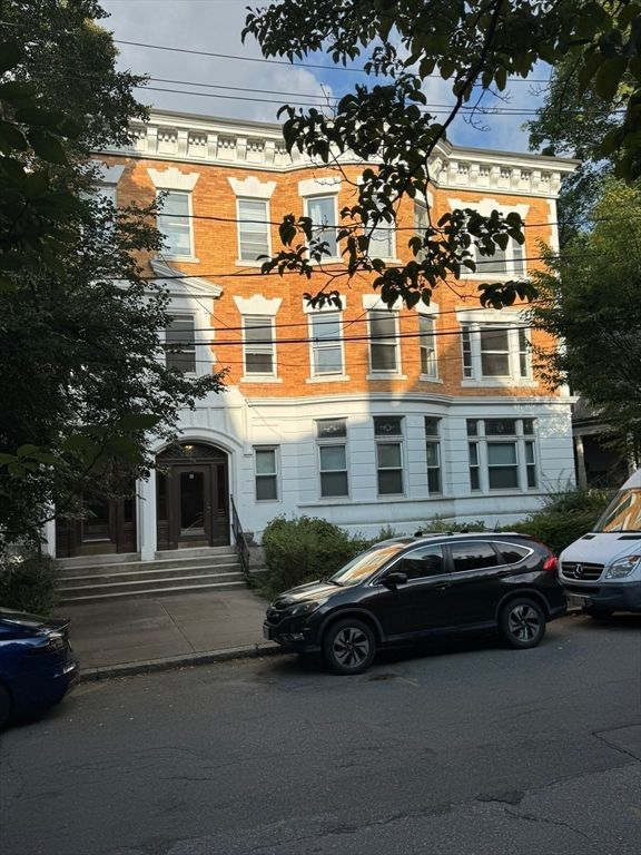 12 Kilsyth Road 3, Brookline, MA 02445