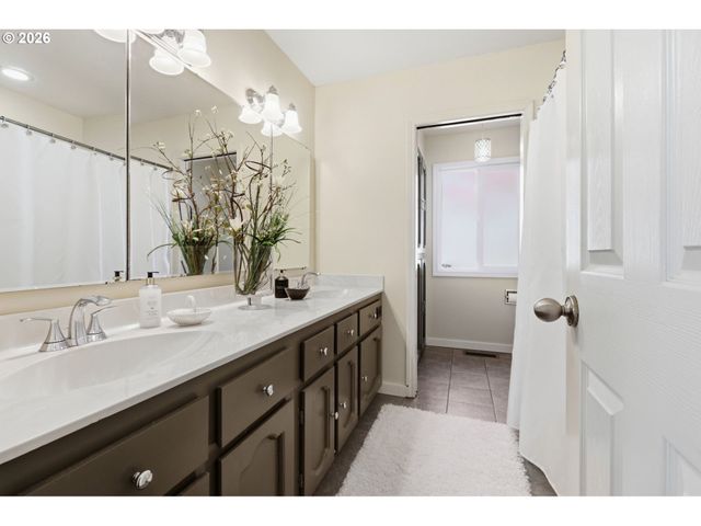 19363 Se DEBORA Dr, Damascus, OR 97089