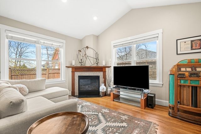 31 Mystic Ave 31, Winchester, MA 01890