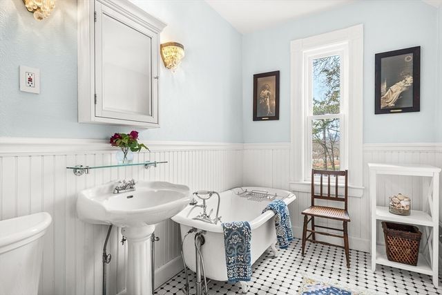 31 Mystic Ave 31, Winchester, MA 01890