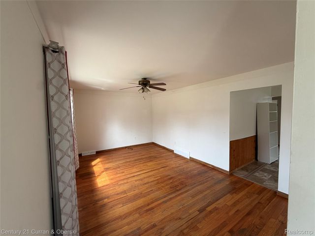 5972 N Gulley Road, Dearborn Heights, MI 48127