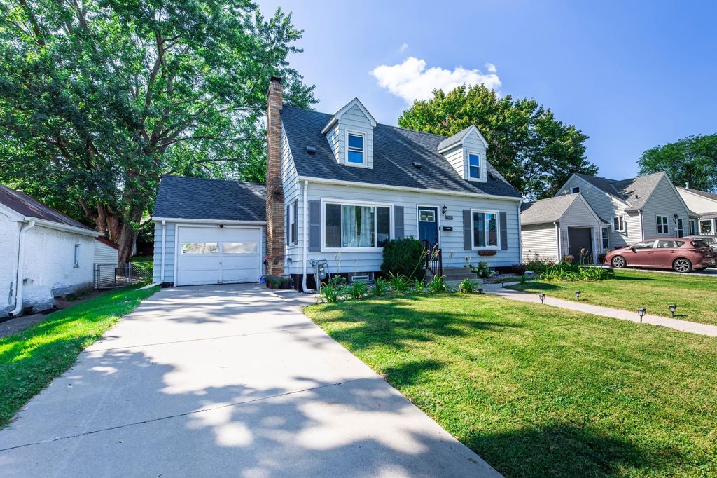 621 17th Avenue N, South Saint Paul, MN 55075