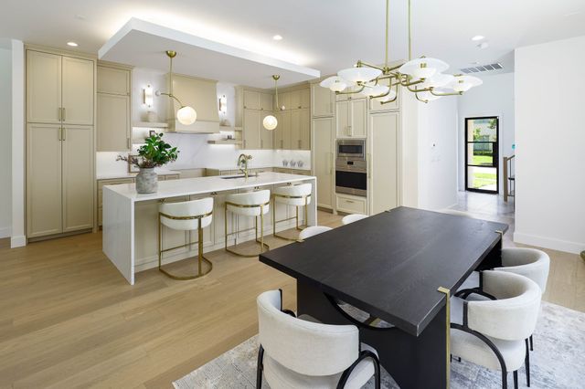 3719 W Beverly Drive, Dallas, TX 75209