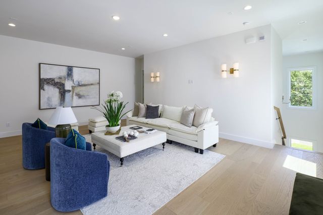 3719 W Beverly Drive, Dallas, TX 75209