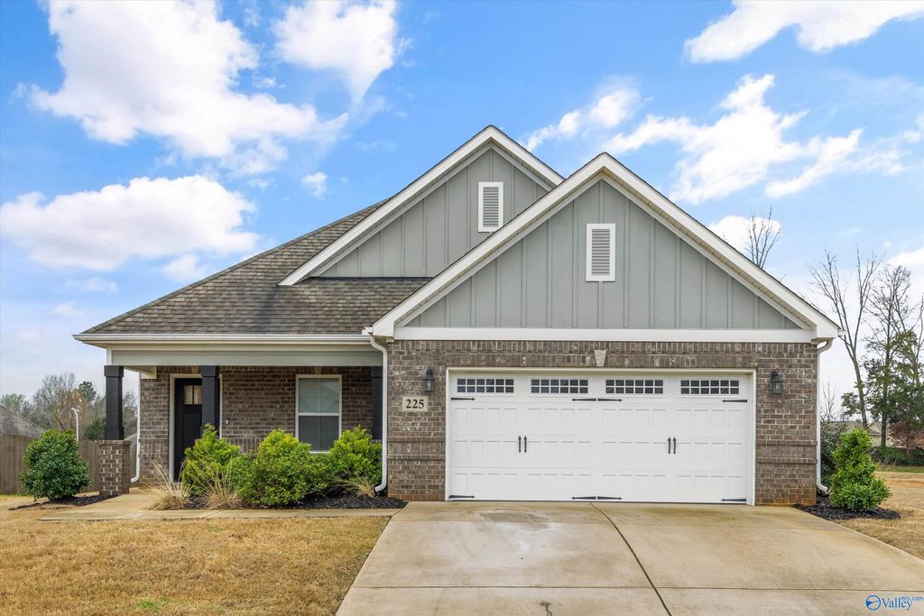 225 Dustin Lane NW, Madison, AL 35757