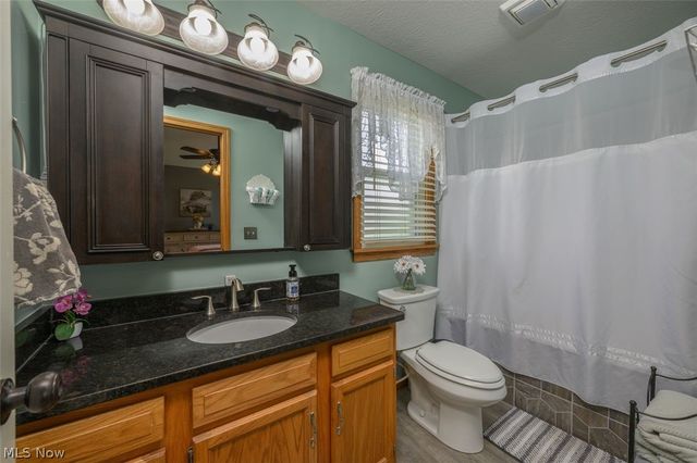 312 Apple Ridge Drive, Apple Creek, OH 44606