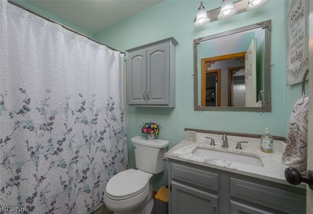 312 Apple Ridge Drive, Apple Creek, OH 44606