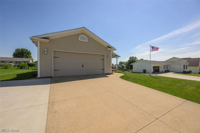 312 Apple Ridge Drive, Apple Creek, OH 44606