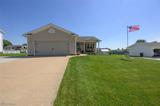 312 Apple Ridge Drive, Apple Creek, OH 44606