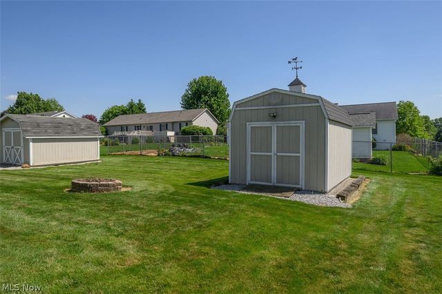 312 Apple Ridge Drive, Apple Creek, OH 44606