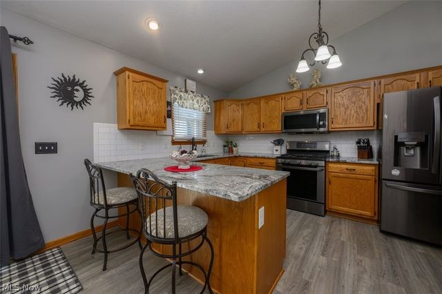312 Apple Ridge Drive, Apple Creek, OH 44606