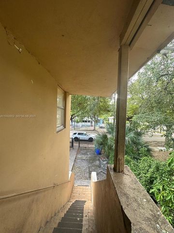 1087 NW 51st St 1089, Miami, FL 33127