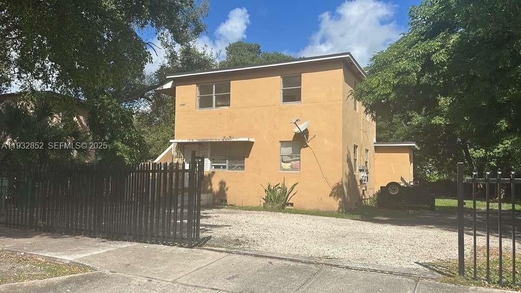 1087 NW 51st St 1089, Miami, FL 33127