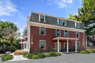12 Goodwin Place 12-2, Brookline, MA 02445