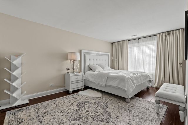 1777 W CRYSTAL Lane 307D, Mount Prospect, IL 60056