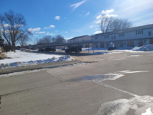 41276 N Woodbury Green Drive, Van Buren Twp, MI 48111