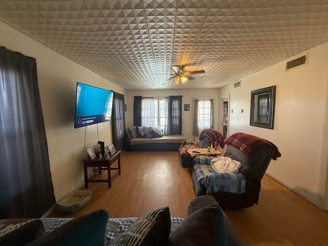 1914 15th Street, Lubbock, TX 79401