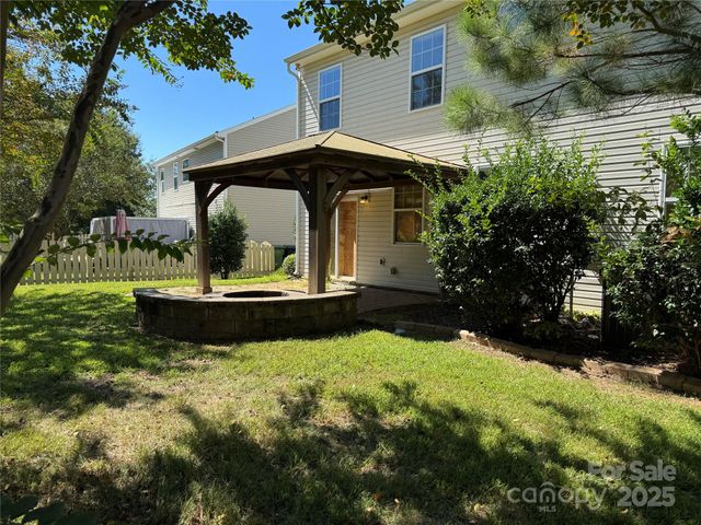7108 Kinley Commons Lane, Charlotte, NC 28278