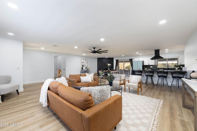 5728 E SHARON Drive, Scottsdale, AZ 85254