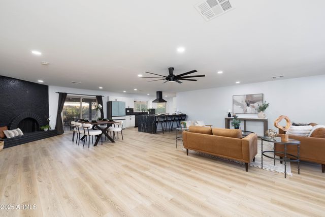 5728 E SHARON Drive, Scottsdale, AZ 85254