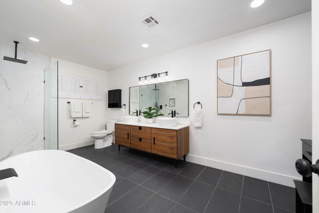 5728 E SHARON Drive, Scottsdale, AZ 85254