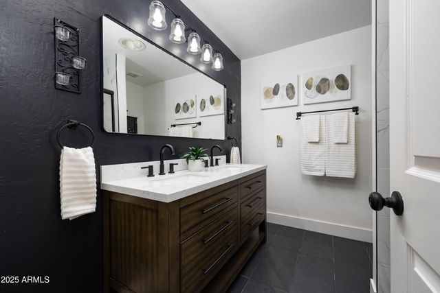 5728 E SHARON Drive, Scottsdale, AZ 85254