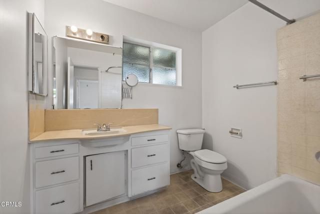 722 W Robert Avenue, Oxnard, CA 93030