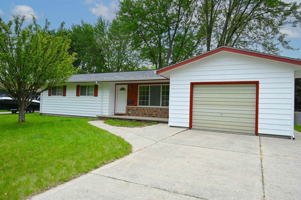 4205 Mckeith Road, Midland, MI 48642