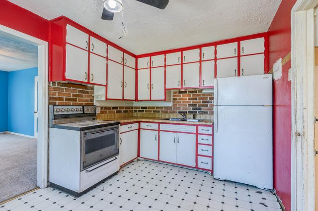 308 - 310 Russell Ave, Salina, KS 67401