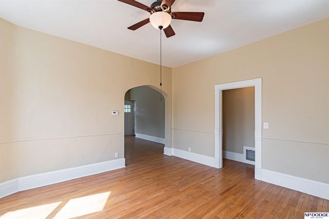 5012 Cass Street, Omaha, NE 68132