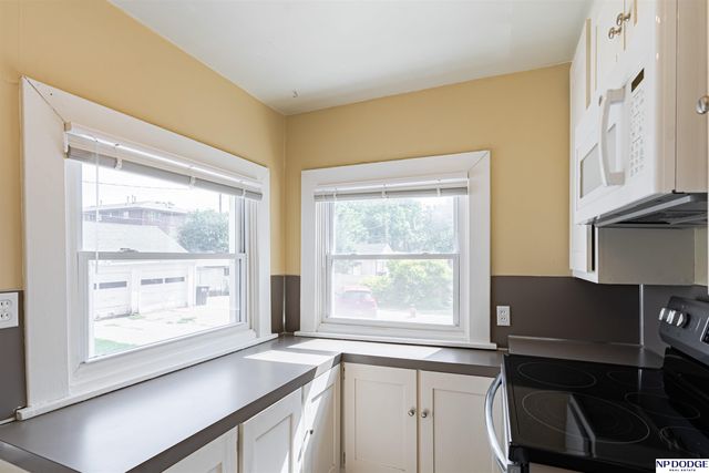 5012 Cass Street, Omaha, NE 68132