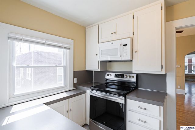 5012 Cass Street, Omaha, NE 68132