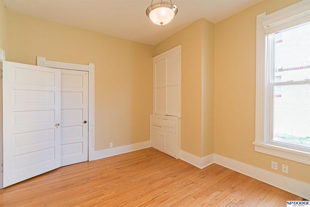 5012 Cass Street, Omaha, NE 68132