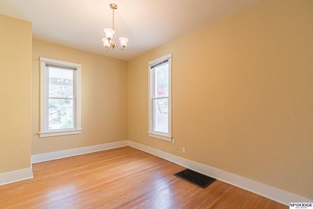 5012 Cass Street, Omaha, NE 68132