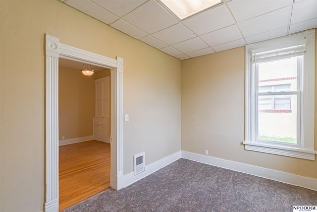 5012 Cass Street, Omaha, NE 68132