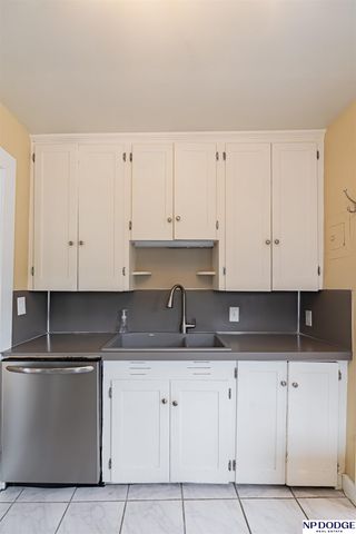 5012 Cass Street, Omaha, NE 68132