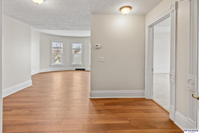 5012 Cass Street, Omaha, NE 68132