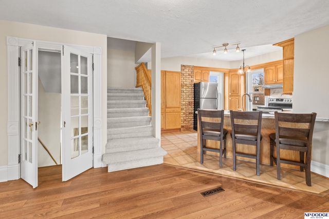 5012 Cass Street, Omaha, NE 68132