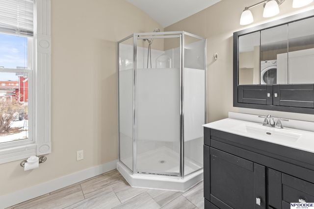 5012 Cass Street, Omaha, NE 68132