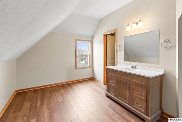 5012 Cass Street, Omaha, NE 68132