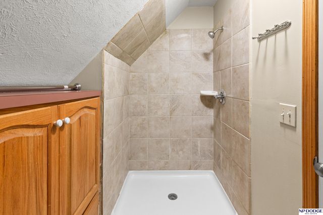 5012 Cass Street, Omaha, NE 68132