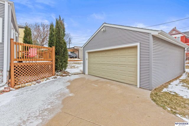 5012 Cass Street, Omaha, NE 68132