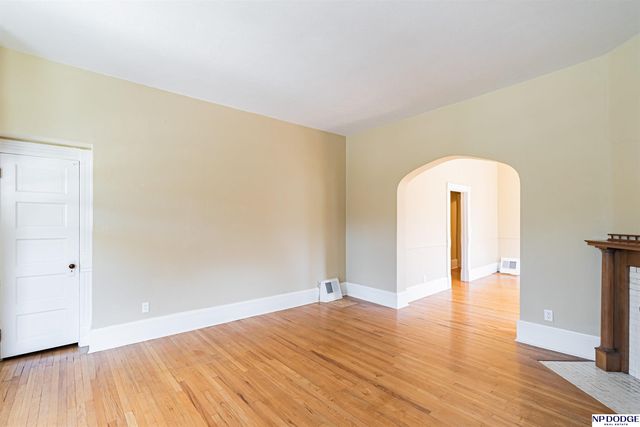 5012 Cass Street, Omaha, NE 68132