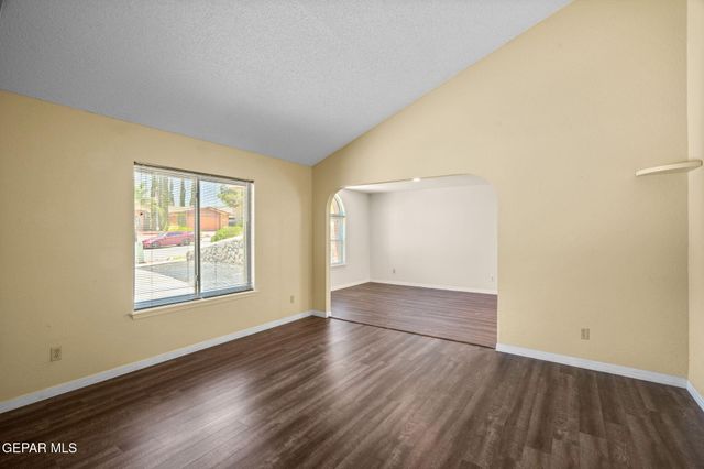 608 EL GUSTO Drive, El Paso, TX 79912