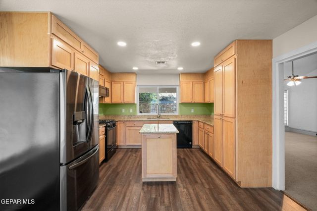 608 EL GUSTO Drive, El Paso, TX 79912