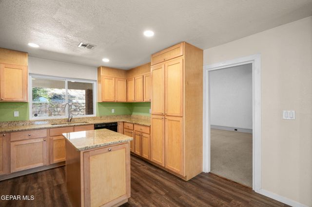 608 EL GUSTO Drive, El Paso, TX 79912