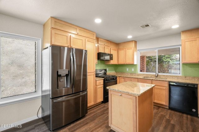 608 EL GUSTO Drive, El Paso, TX 79912