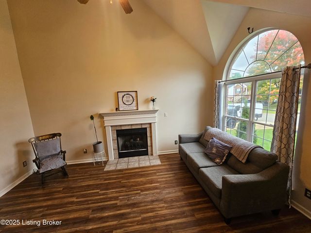 223 Woodfield Cir, Shelbyville, KY 40065